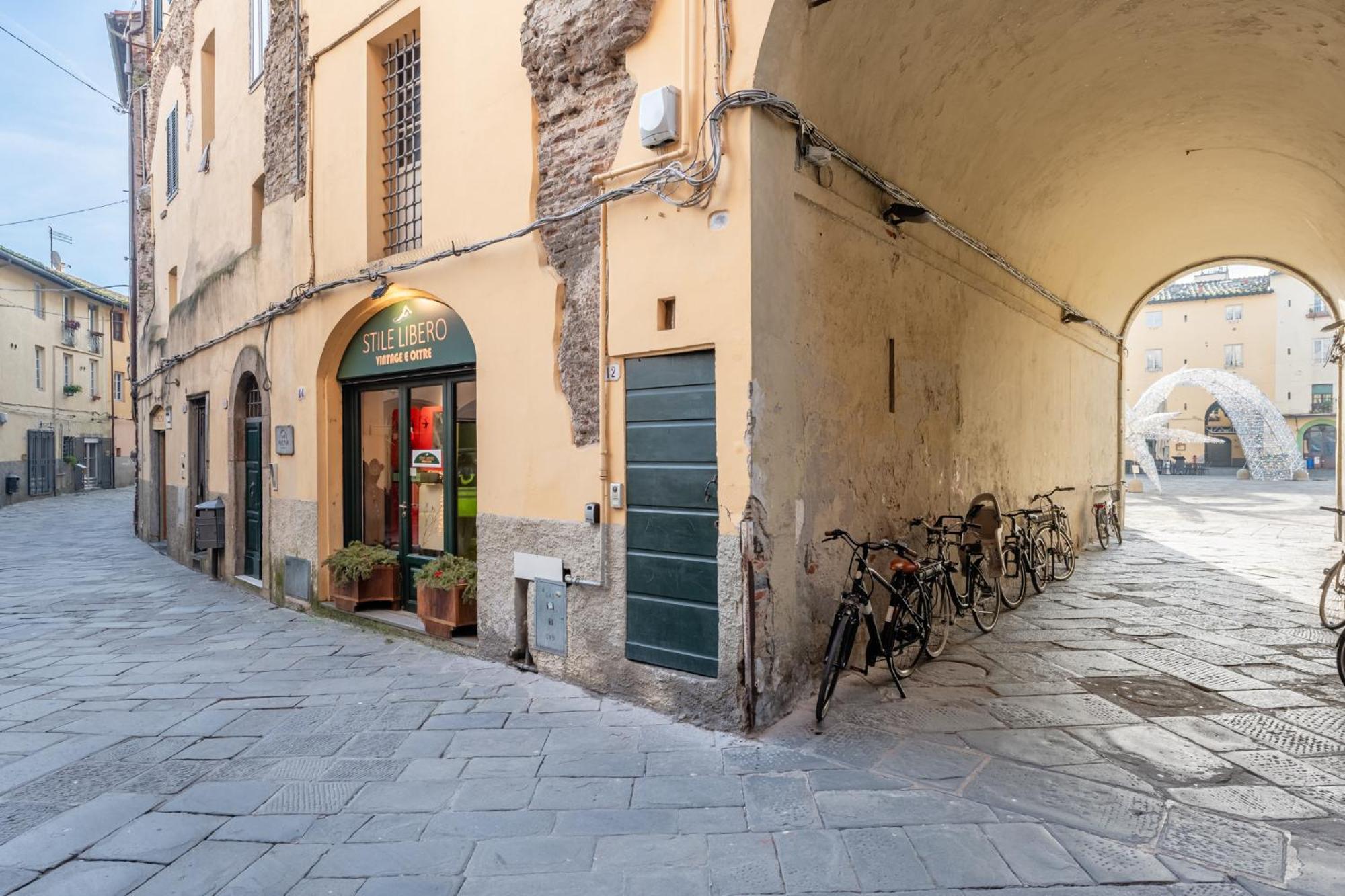 Anfiteatro Luxury Rooms - Affitti Brevi Italia Lucca Buitenkant foto